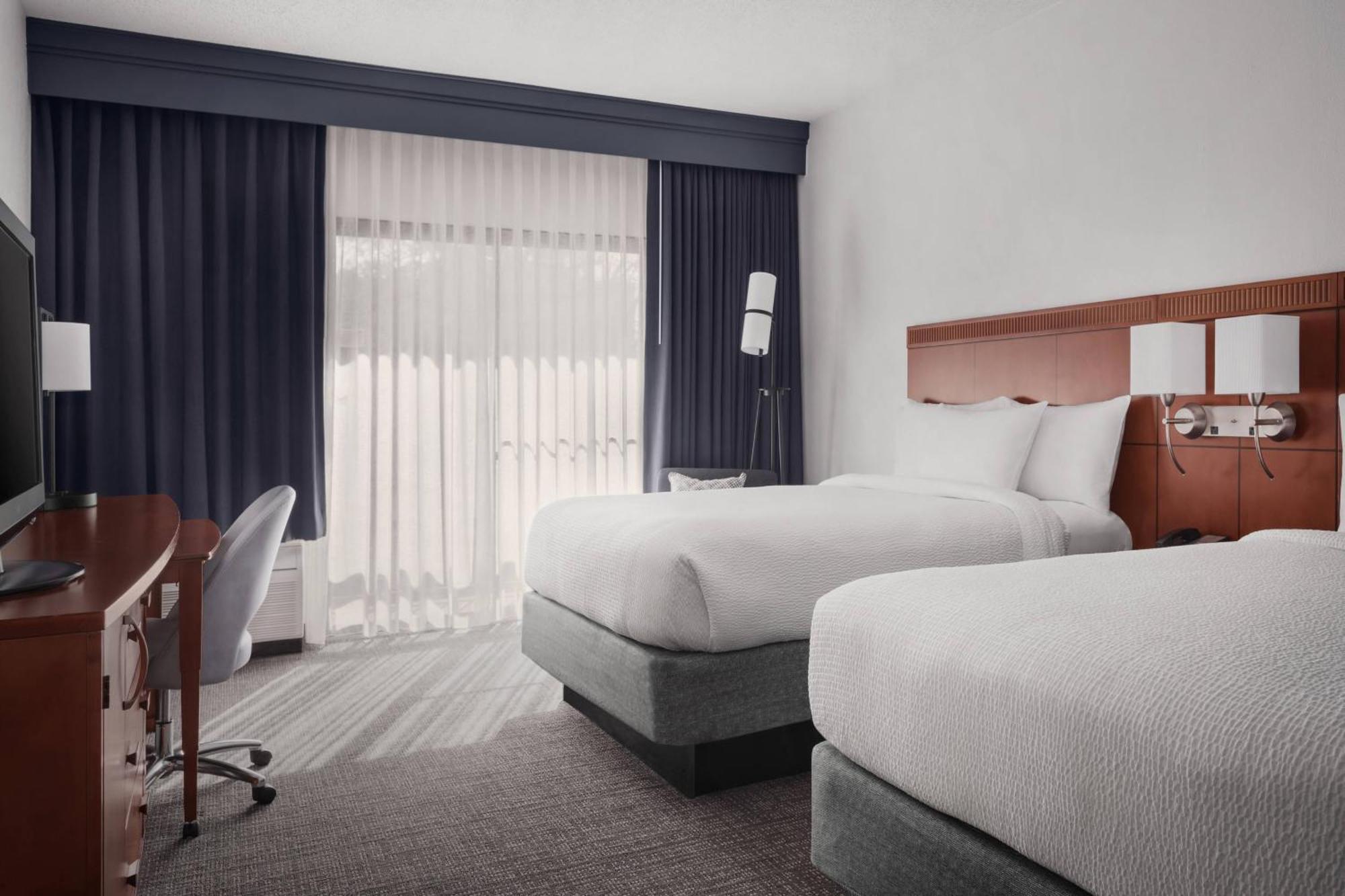 Courtyard By Marriott Hotel 3*