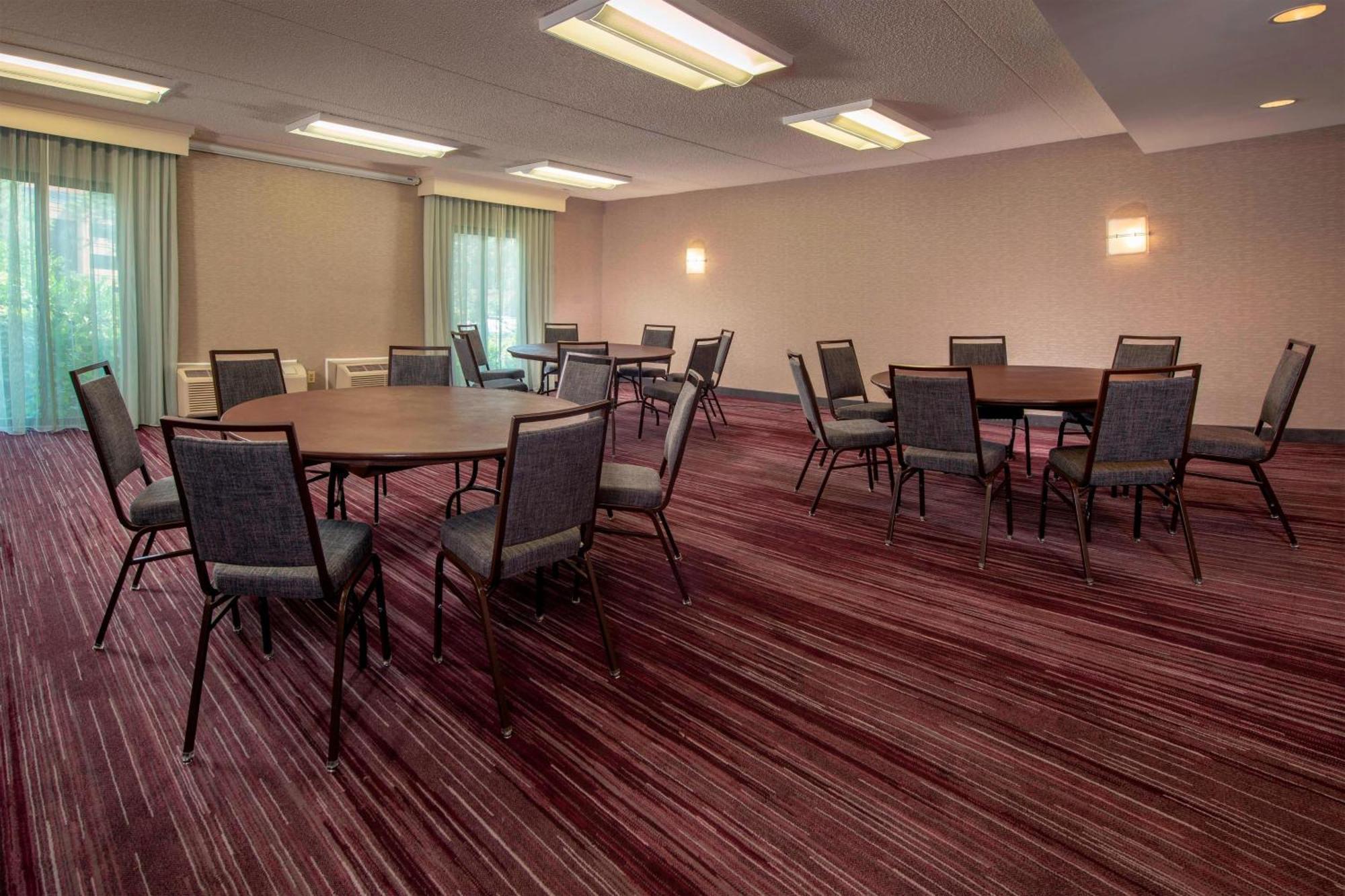 Courtyard By Marriott 3*