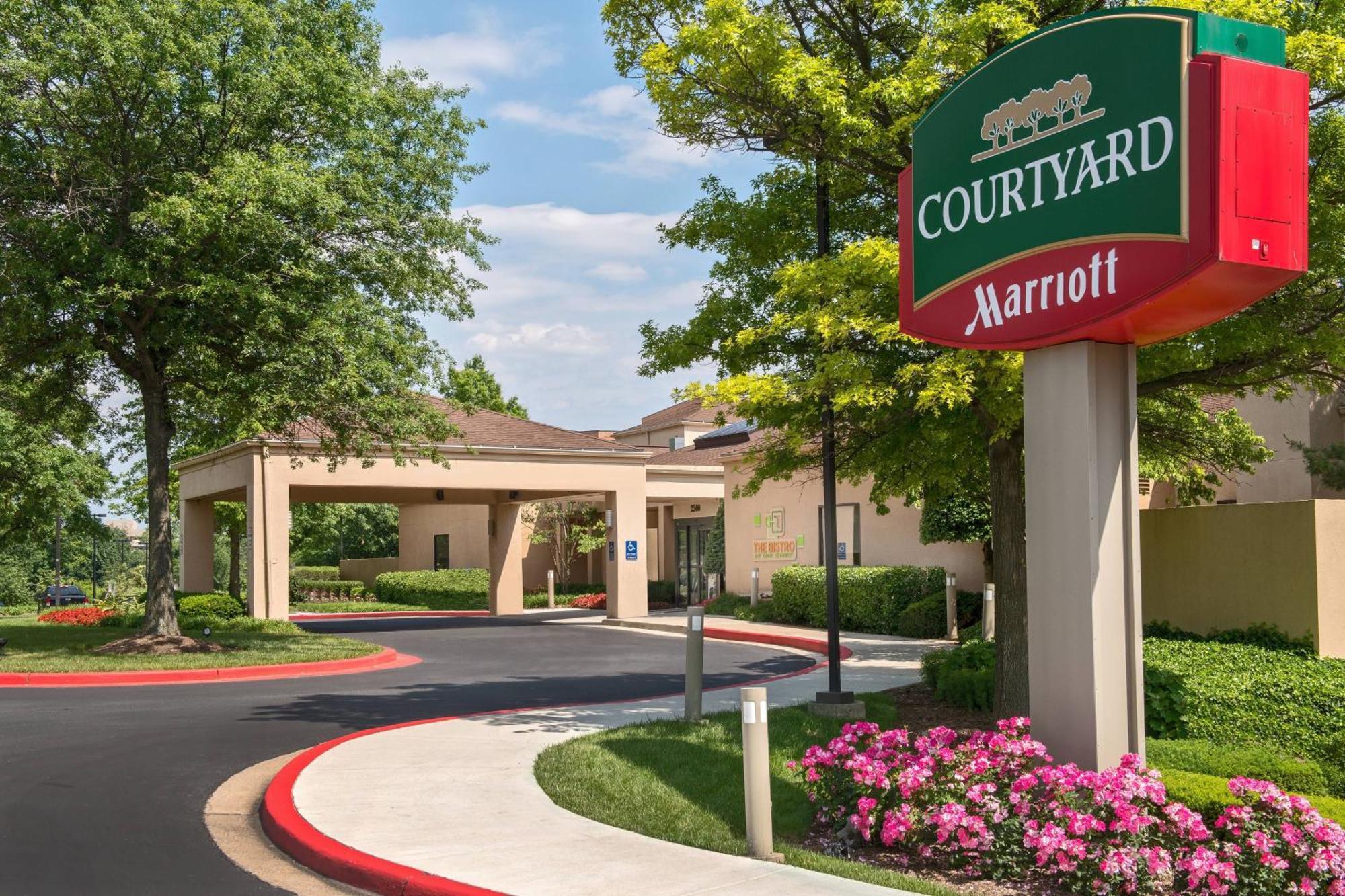 Hotel Courtyard By Marriott